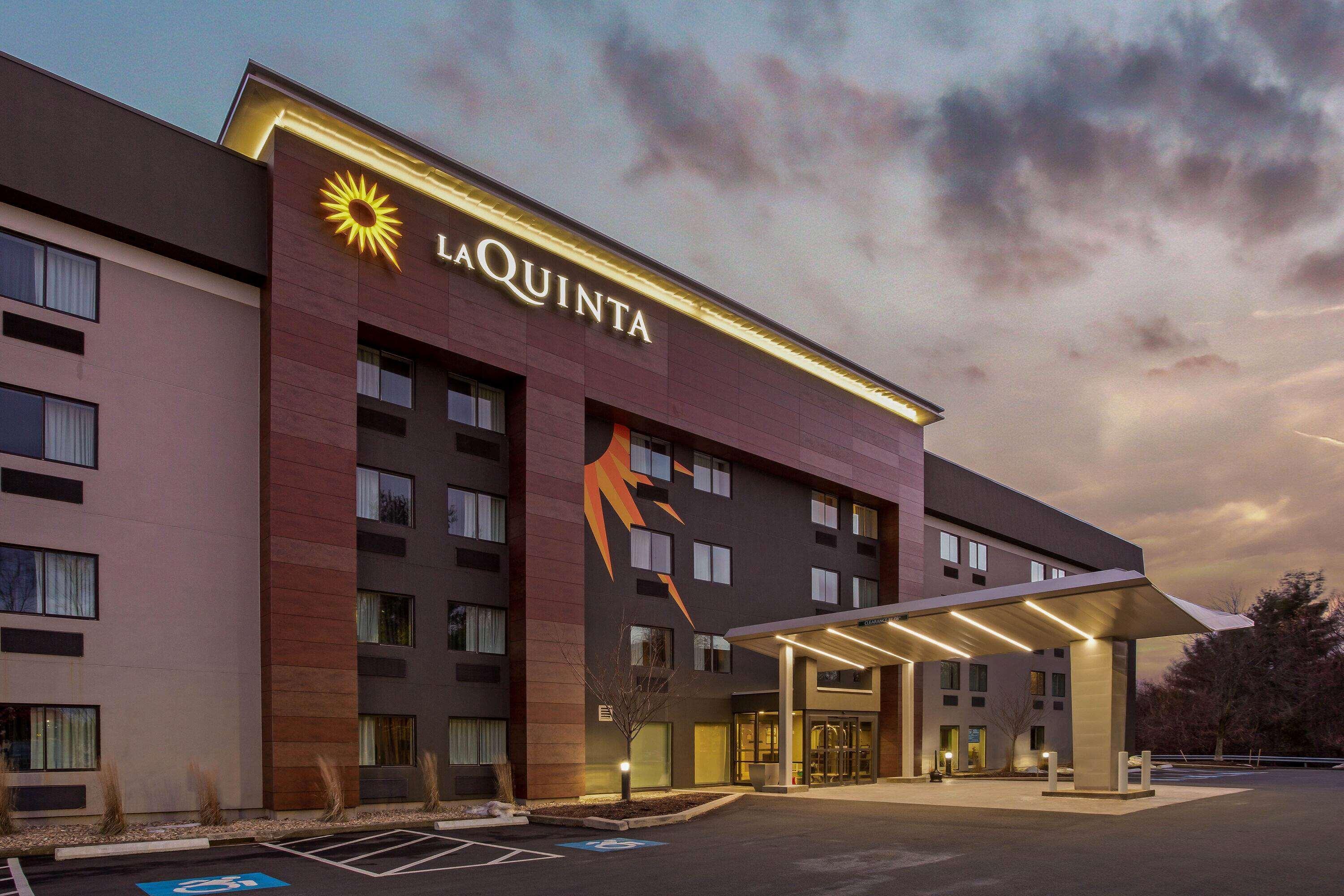 La Quinta By Wyndham Hartford Bradley Airport Hotel Windsor Locks Ngoại thất bức ảnh