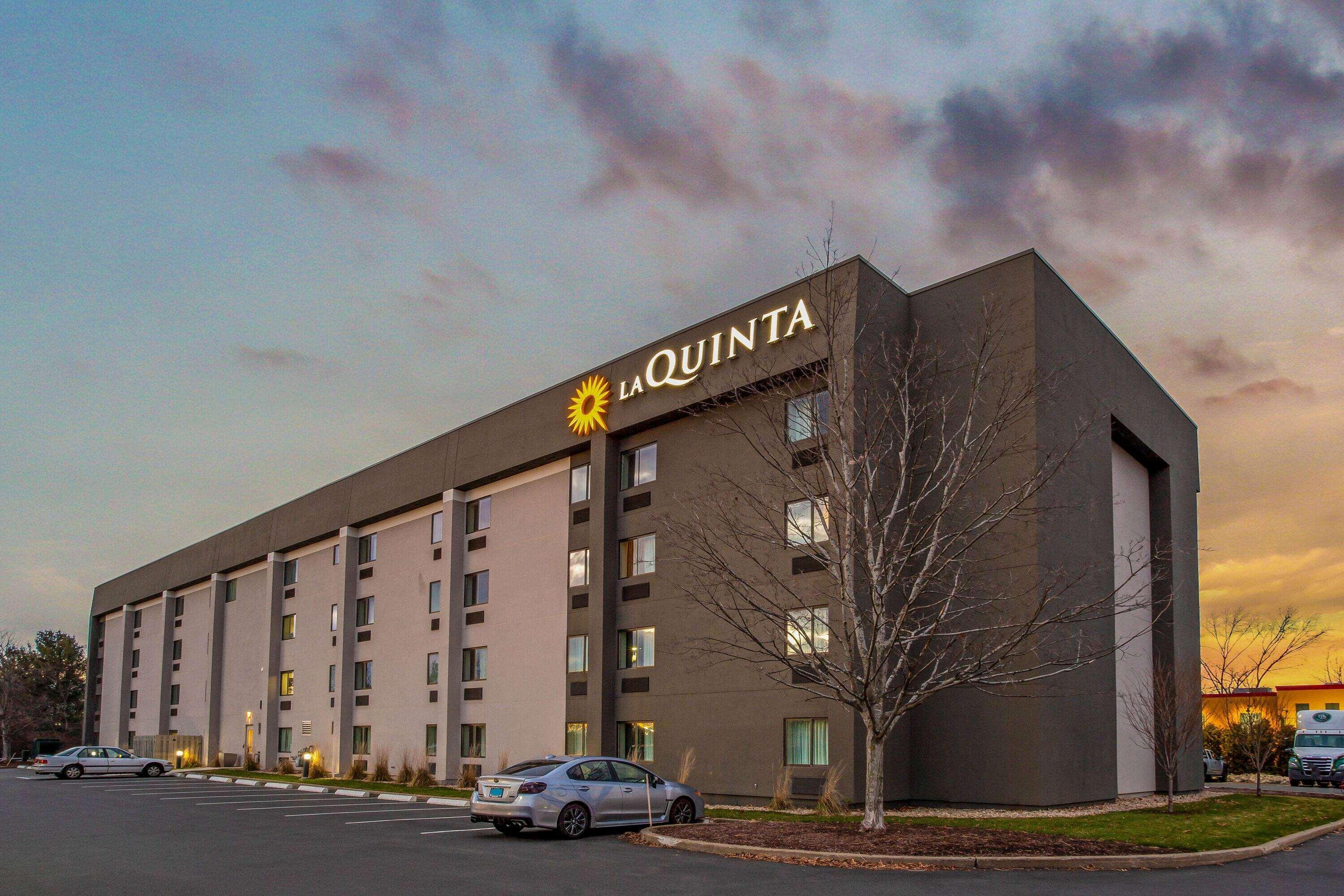 La Quinta By Wyndham Hartford Bradley Airport Hotel Windsor Locks Ngoại thất bức ảnh